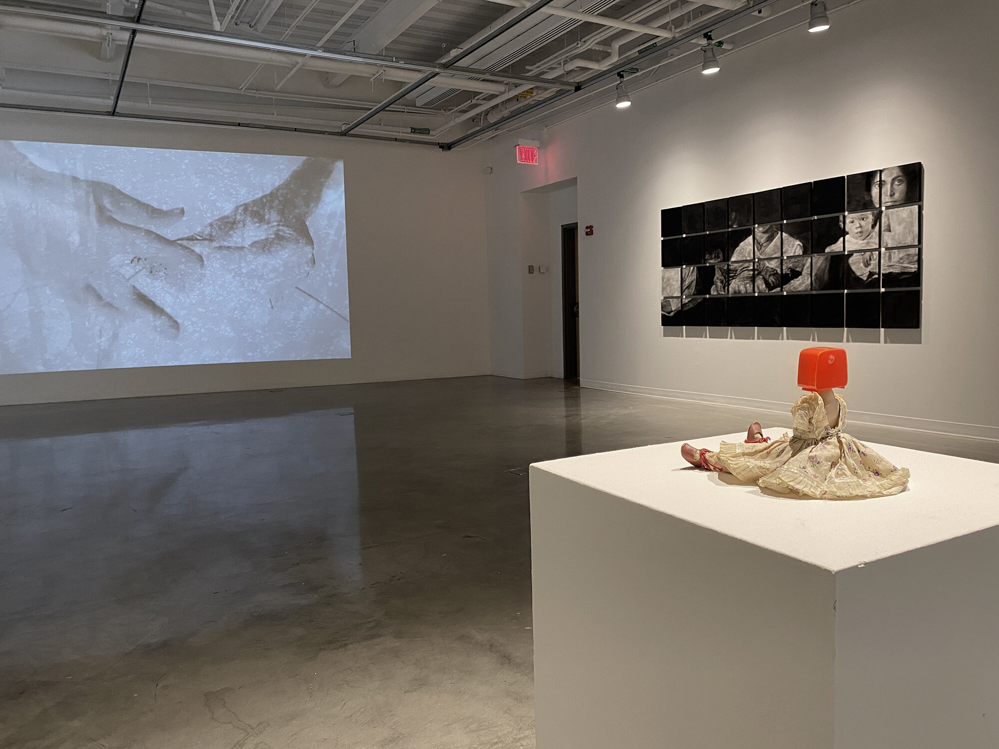 7_HoldingAbsence_A_InstallationView01.jpeg