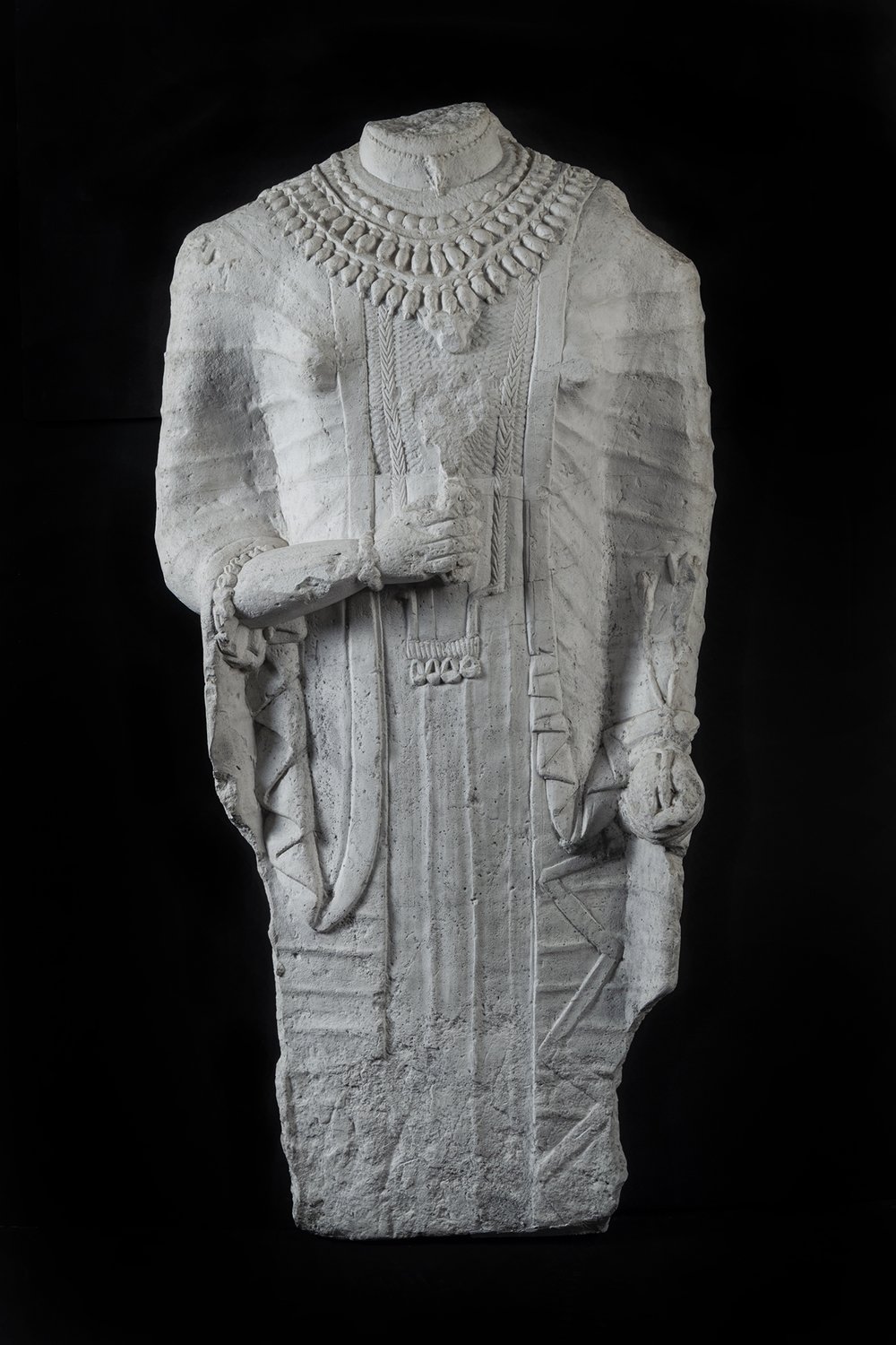 Cypriote votive statue of a woman_01.jpg