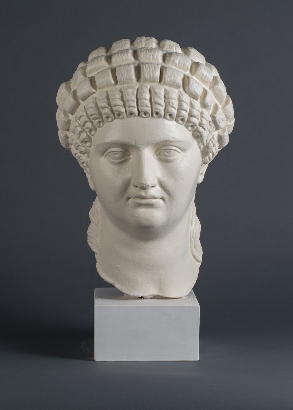 Head of an imperial Roman woman_01.jpg