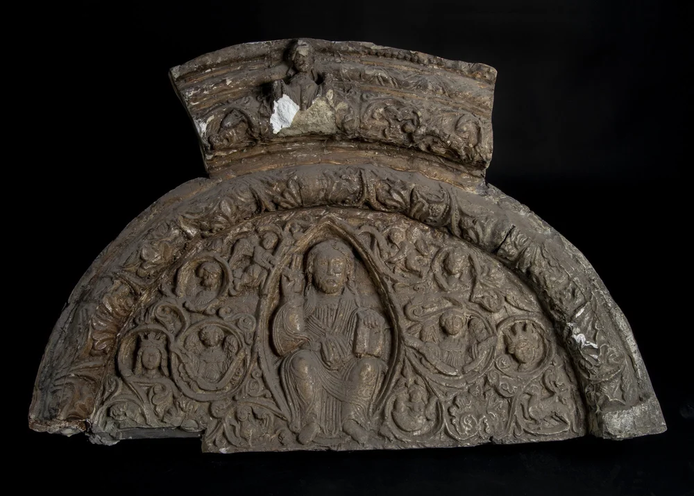 Tympanum with detached fragment_01.jpg