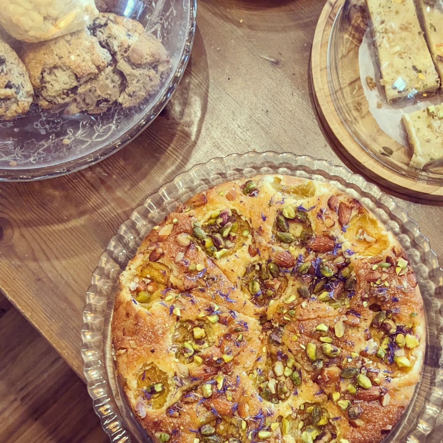 New Bake Alert!

Apricot &amp; Pistachio Frangipane (GF) - looking a bit gorgeous!