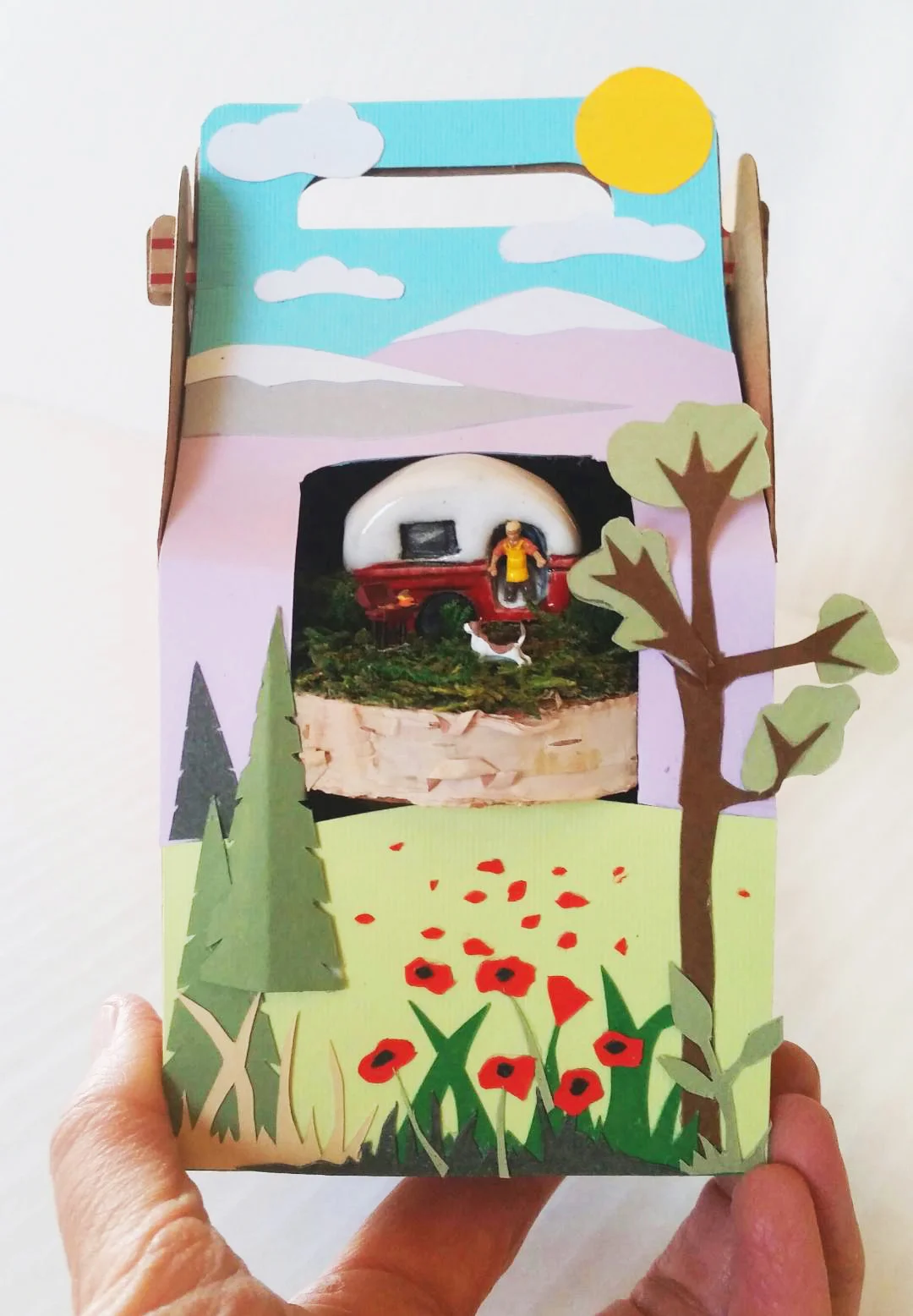 PAPER ART PACKAGE WITH CERAMIC TRAILER
