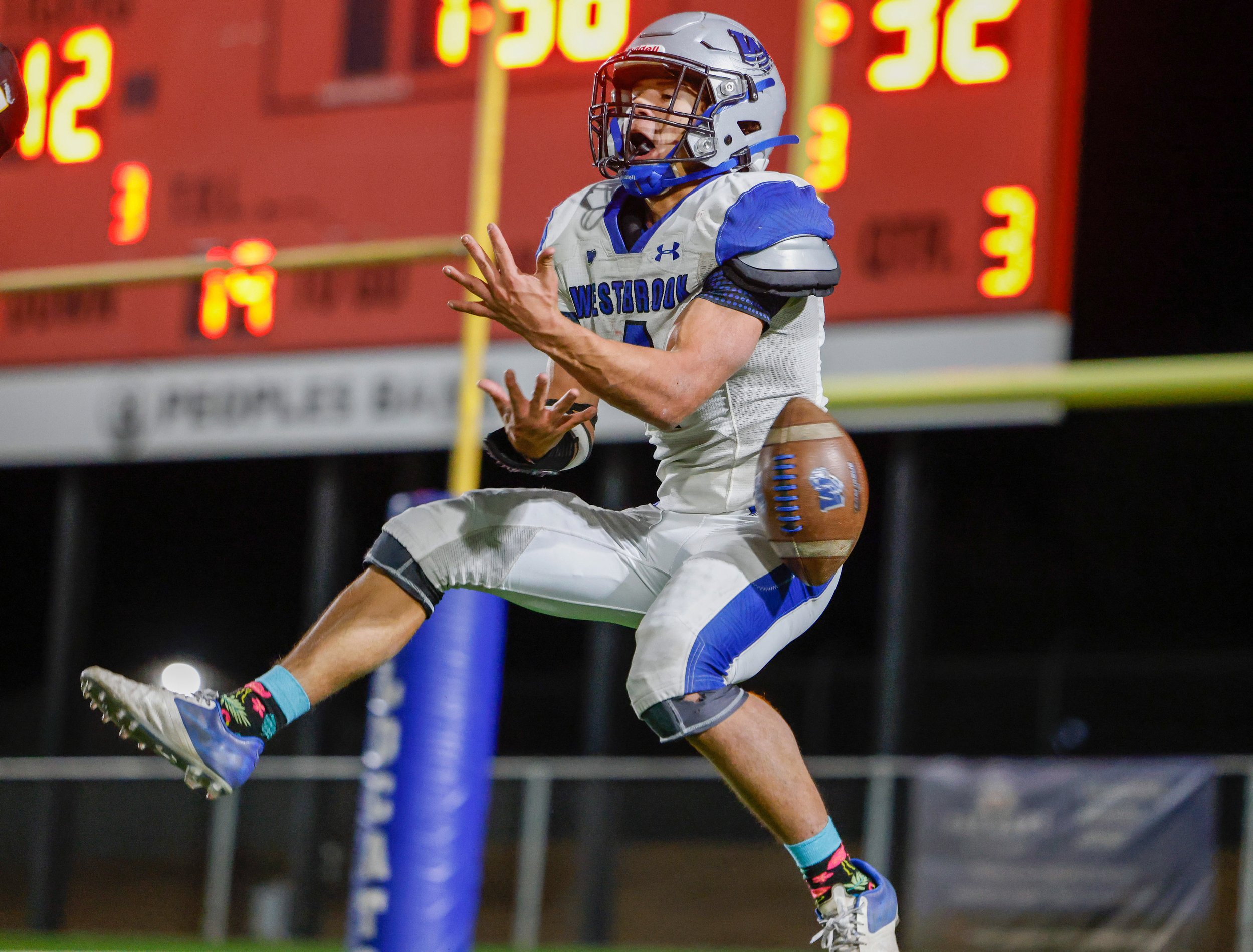  Westbrook’s Cedric Ware (4) attempts to catch a pass during the team’s State semi-final football game against Happy on Friday, Dec. 3, 2021 at Tiger Field in Slaton, Texas. 