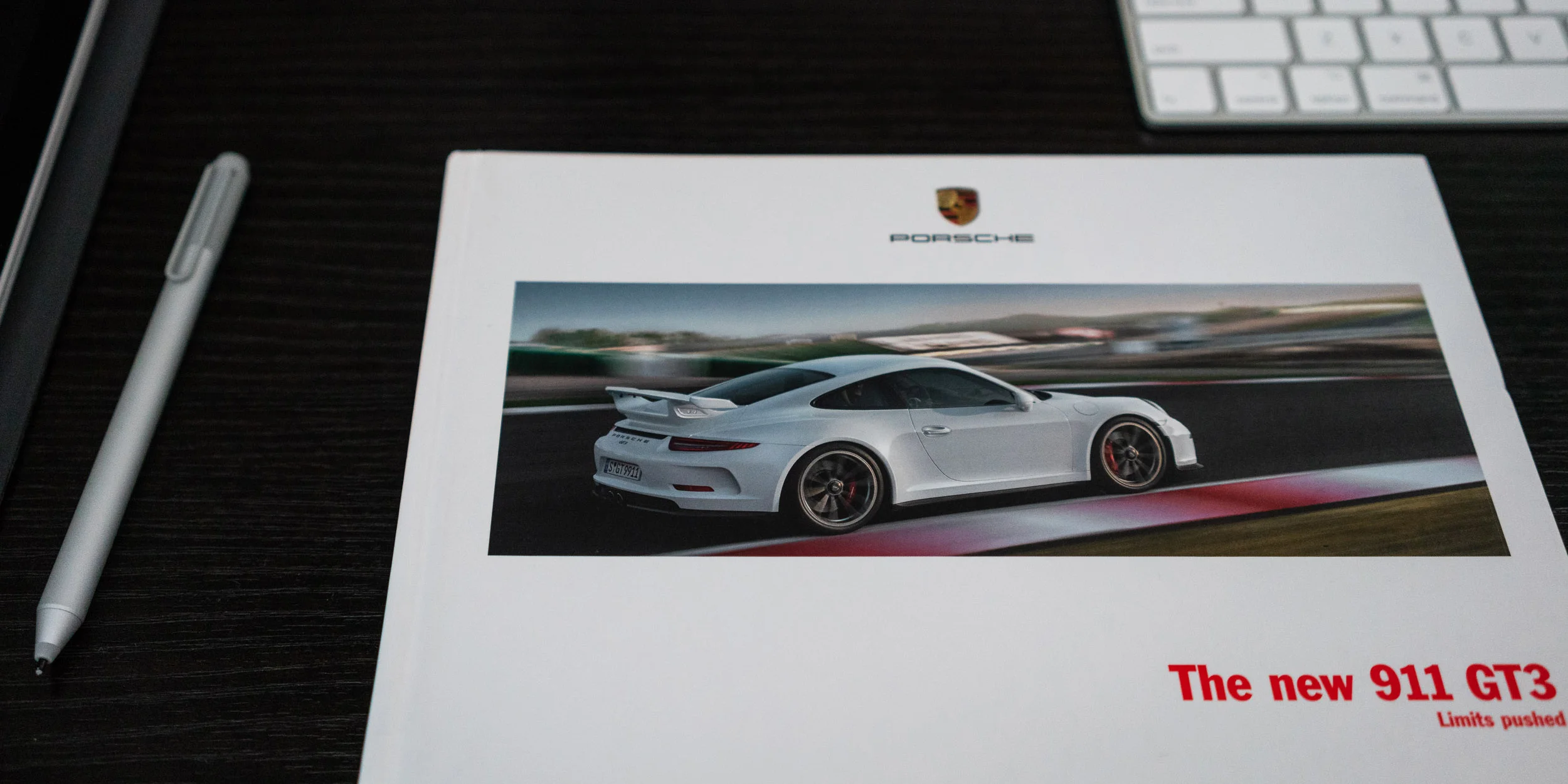 991.1_gt3_brochure.jpg