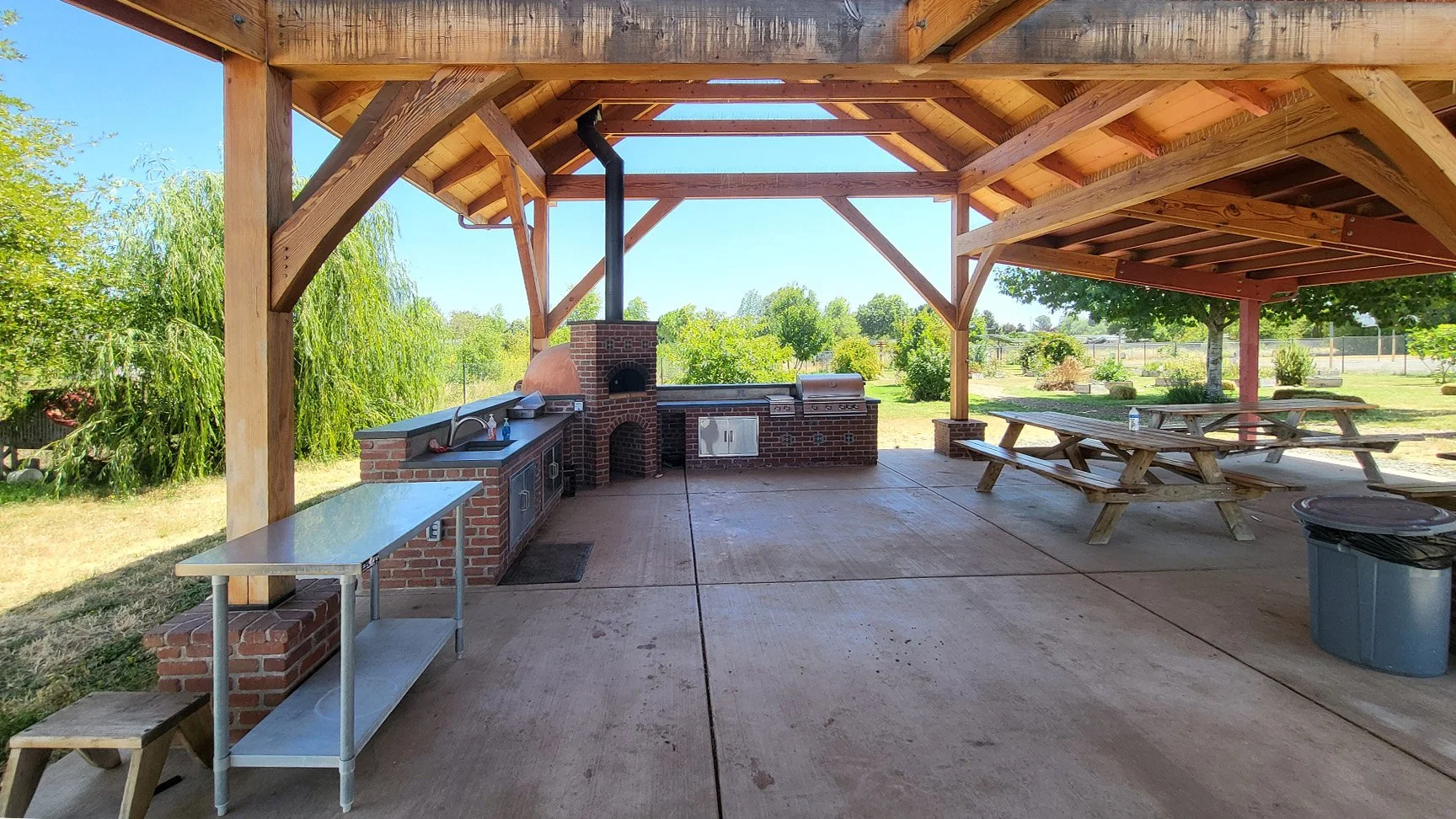 khs pizza interior 2.jpg