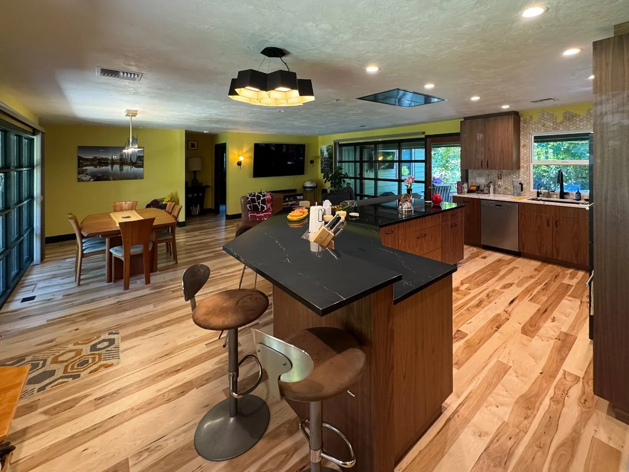 2321ja - kitchen 1.jpg