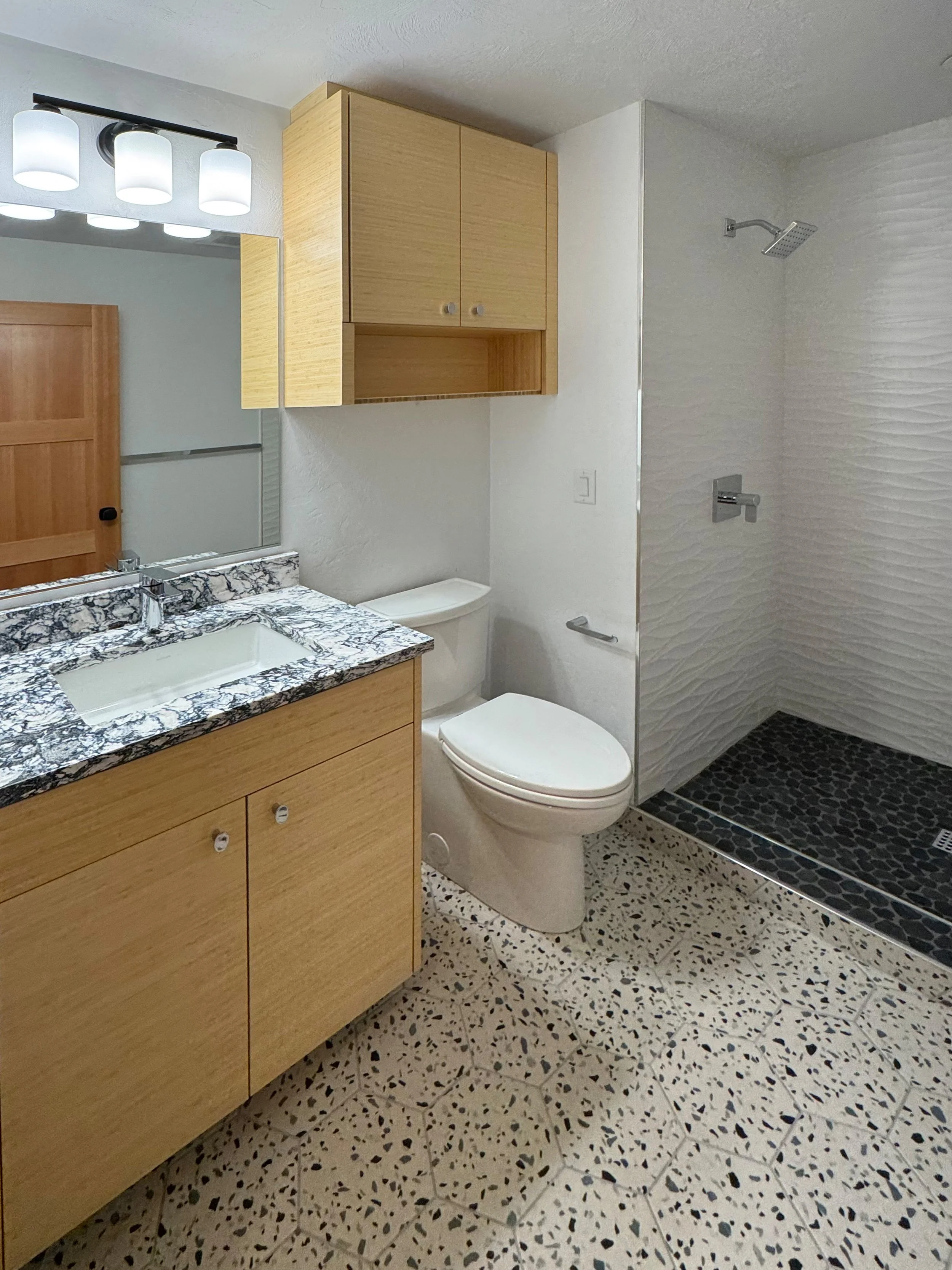 2321ja - guest bath.jpg