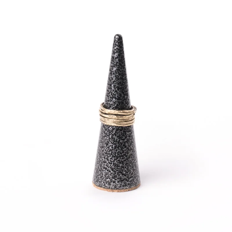 ring_cone_black_2.jpg