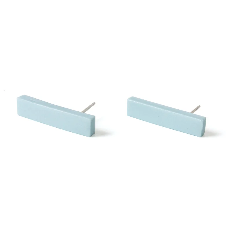 shape_studs_bar_light_blue_B_web.jpg