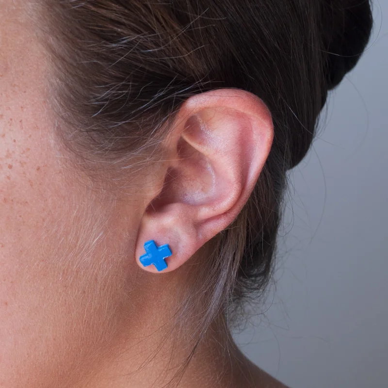 shape_studs_criss_cross_cobalt_C_web.jpg