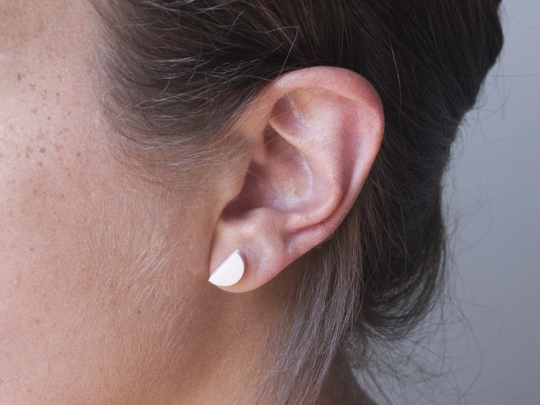 shape_studs_half_moon_peach_C.jpg