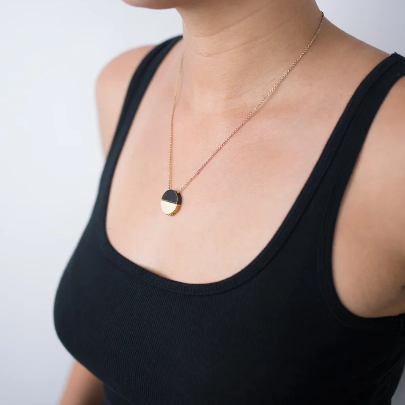 patina_necklace_circle_black_2.jpg
