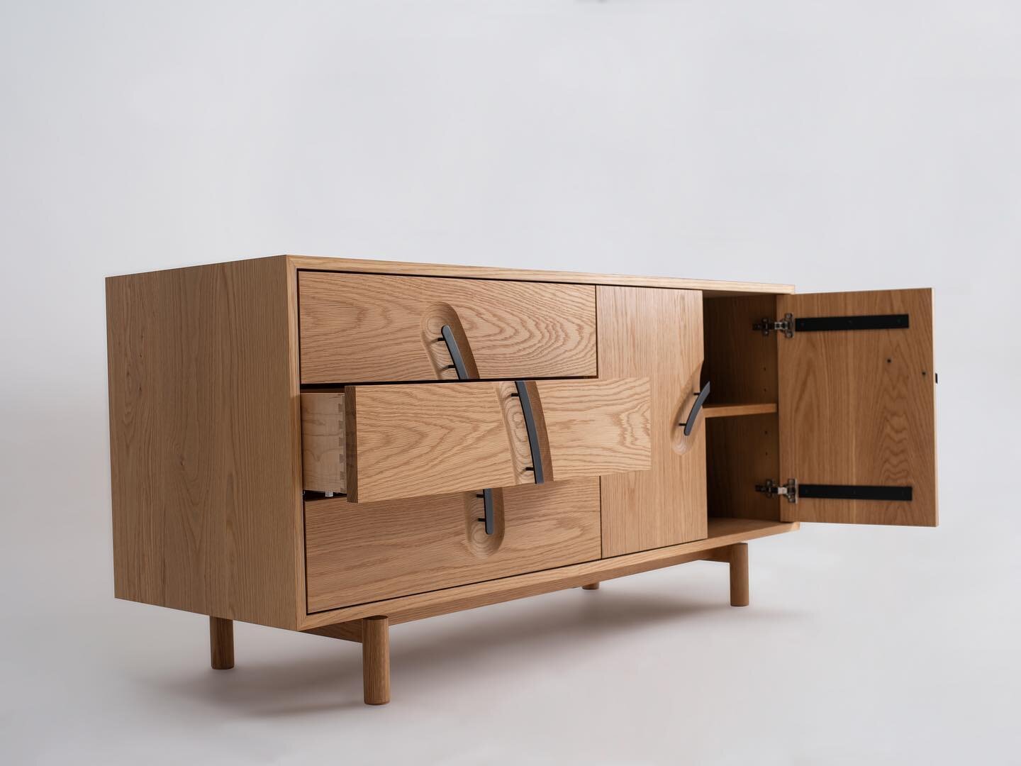 Echo Credenza in solid white oak. 

Love all those details! 👀✨

#cofield #studiocofield #echocredenza