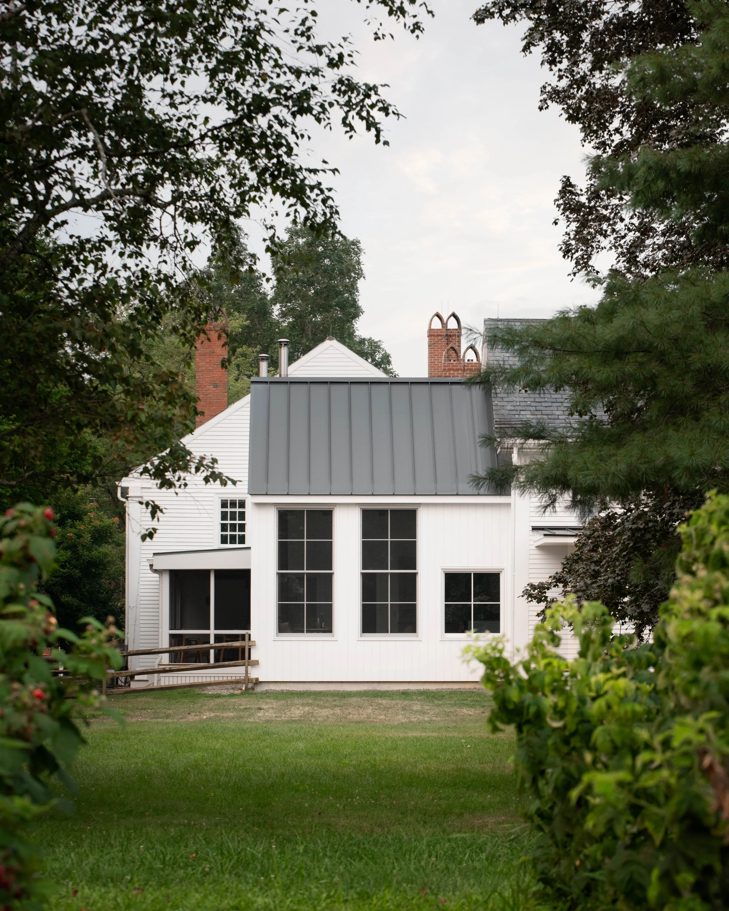 End Hidden Architecture - Stratham Farmhouse5(Web).jpg