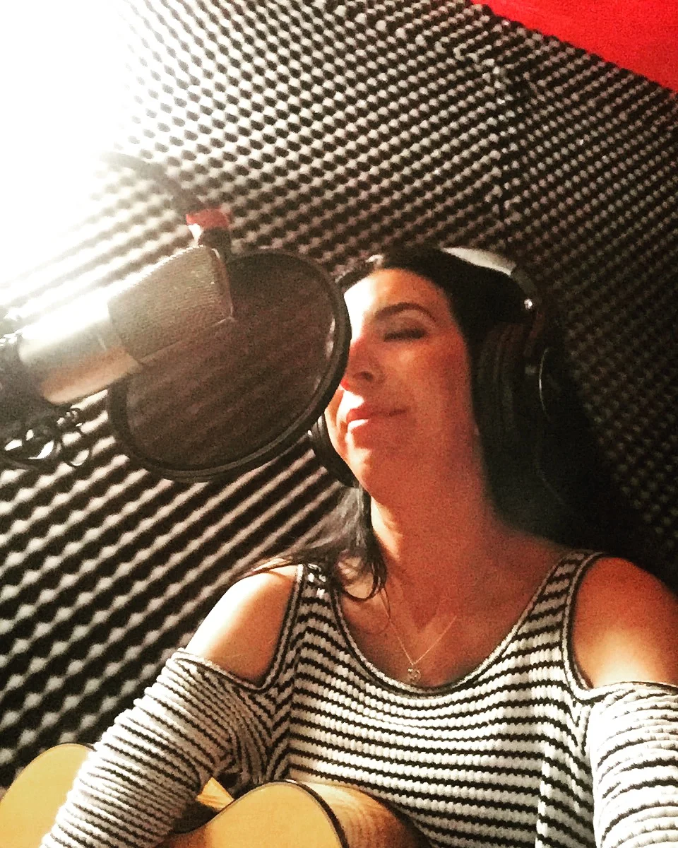Katie Garibaldi Announces Forthcoming All-Originals Christmas Album!