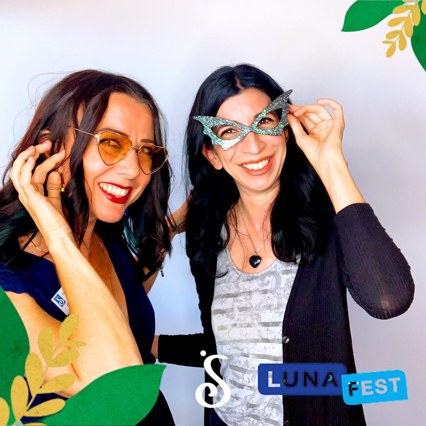 Last night at LUNAFEST it was lovely to see inspiring films by female filmmakers, as well as connect with wonderful women in the community. Thanks to Brooke Grayson for inviting me, and to all the welcoming and creative ladies! 💓✊

.
.
.

#lunafest 