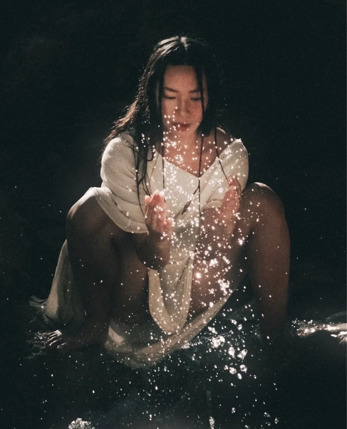 New Moon in Gemini 🌙 June 14th, 7:55 PM PDT (24&deg; Gemini) /

Image of &ldquo;@maya.pooon and the levitating water&rdquo; #reposted from @twothirdshoney. 

-

Looking into a kaleidoscope, moments of life flash brightly in diverse and intricate whi