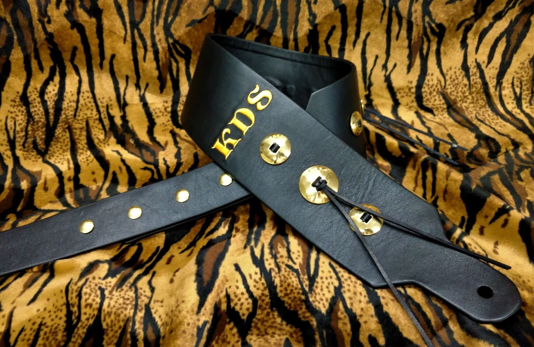 BLACK GOLD STRAP  (8).jpg