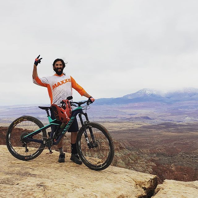 Still day dreaming about the awesome weekend of riding with @chasingepicmtb out in St. George. I can't think of a better way to have wrapped up the season! .
.
________________________________________________#gooseberrymesa @maxxisbike @canyon_na