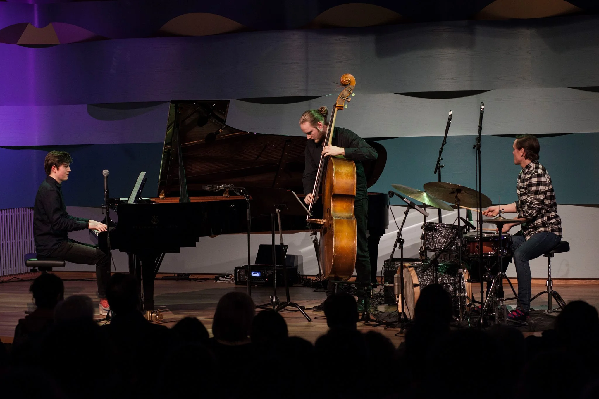 Oskar Lindström Trio Milstein.jpg