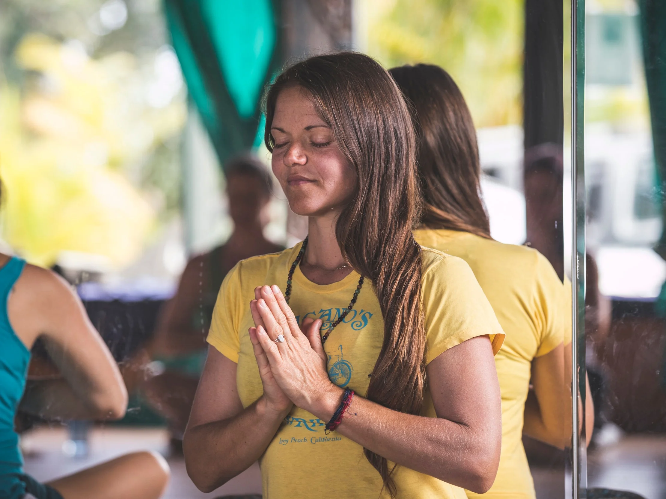 Dominique - Facilitatrice de l’atelier FEU & professeure de yoga