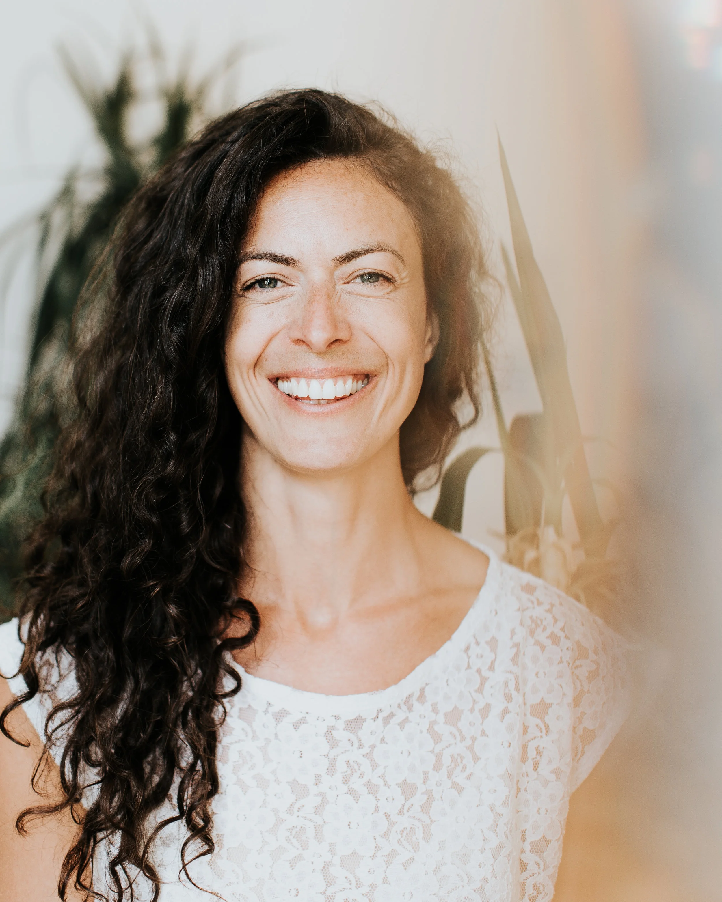 Cynthia - Amoureuse de la terre, professeure de yoga (RYT 640) & facilitatrice