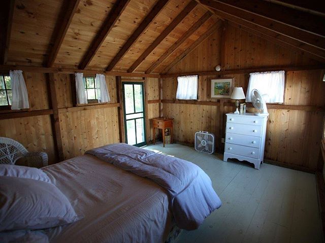Our pretty little &ldquo;guest camp&rdquo; rustic and charming. Perfect summer vacation rental 😍 Week in the Sun. 🌞