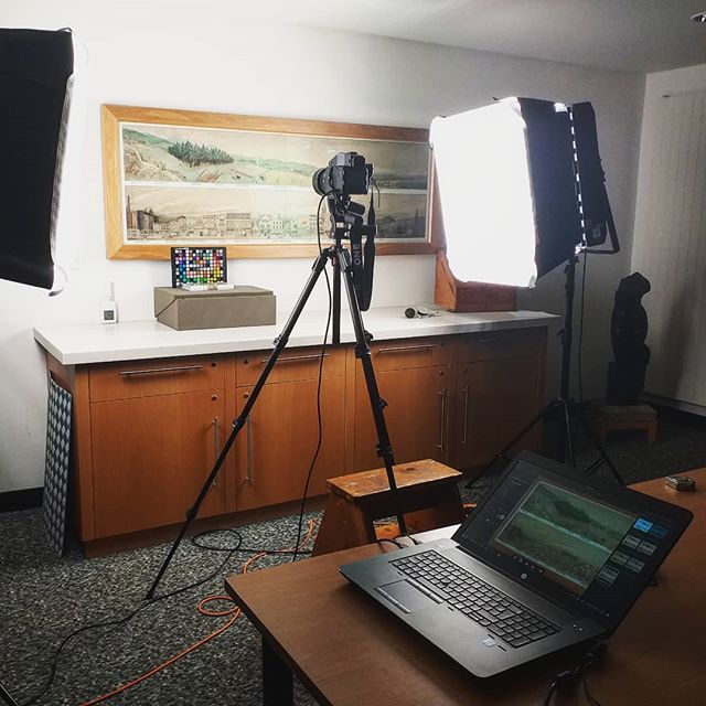 Makeshift digitisation by one of our expert photographers in the Digital Imaging Unit of a collection item on permanent display. This approach will allow for large scale reproduction. How do you approach #digitisation of items that can't be moved? #specialcollections