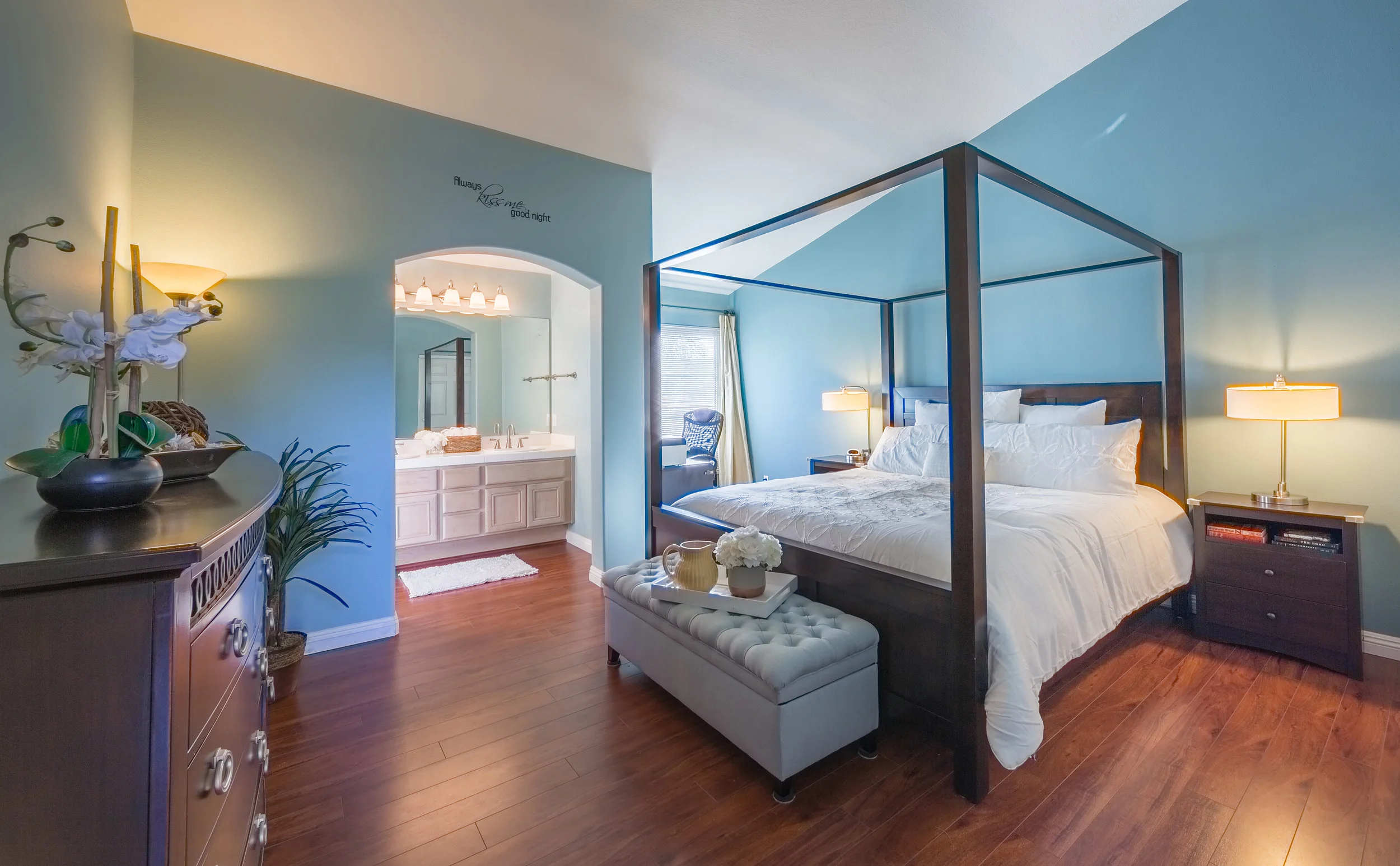 13-MasterRoom02.jpg