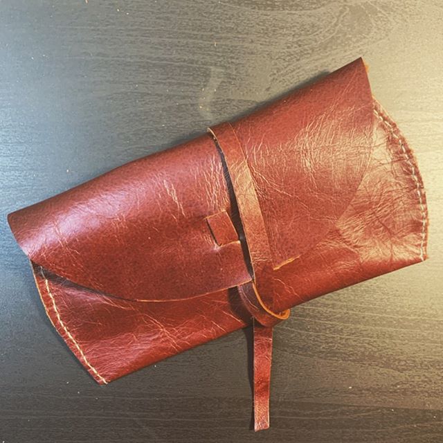 This adorable sunglasses case was a fun project, and not bad for my first attempt at sewing leather by hand!

#sunglasses #leather #diy #diycrafts #isew #millennialsewing #msmakes