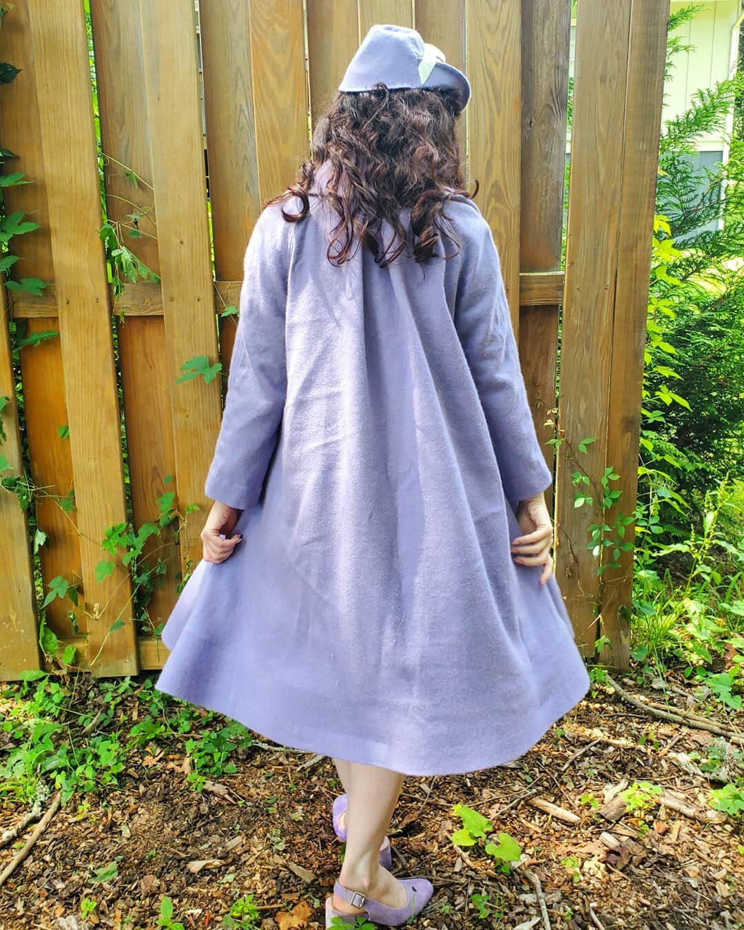 I made a wool coat in the middle of summer and meanwhile, I haven't done much summer sewing. Finding the motivation to spend time on it has been hard, thankful for friends like @minimaedelcreates who can encourage me by setting things like a deadline