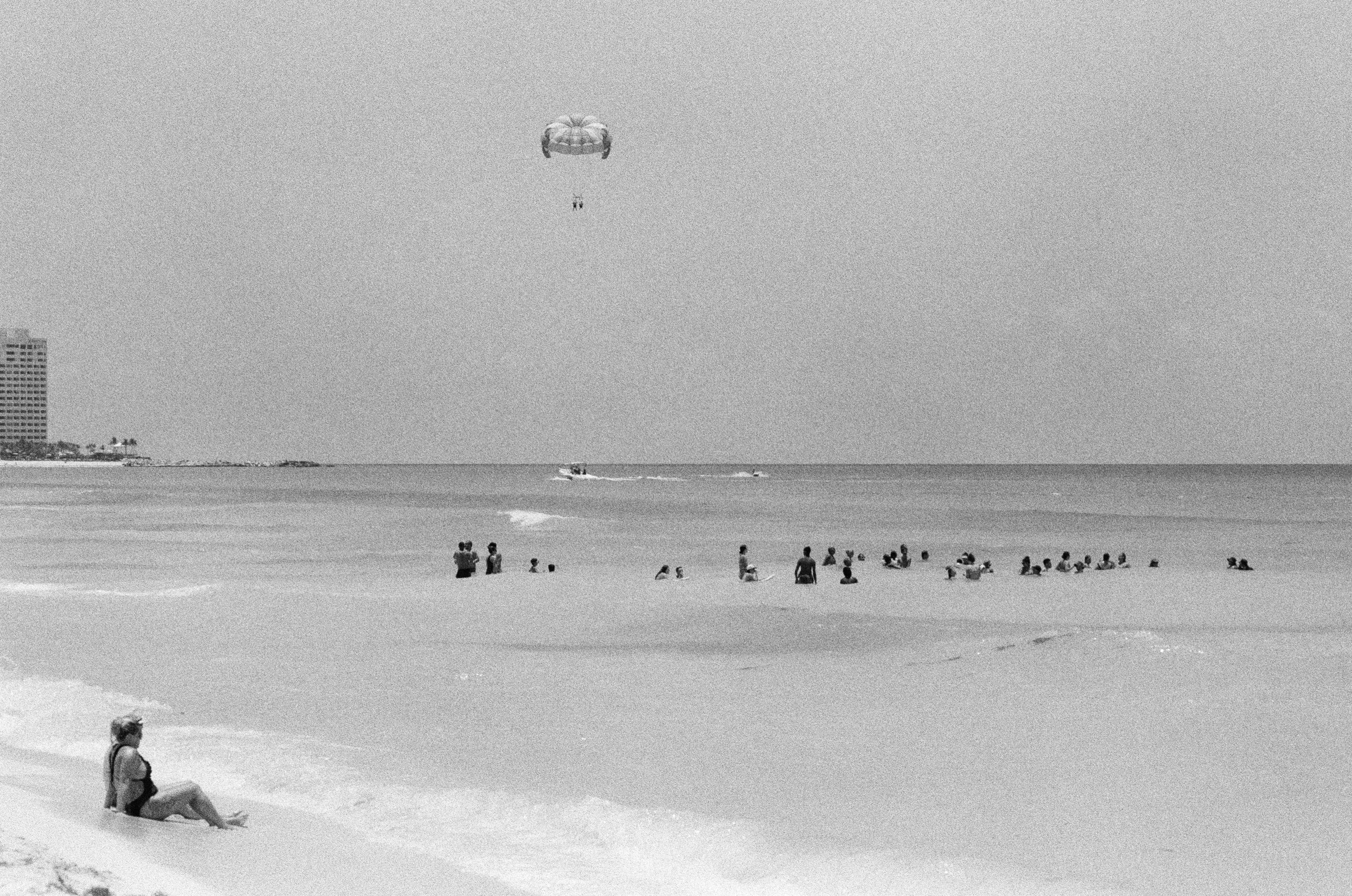 NIKON FM2N_CANCUN 35mm_HP5-34.jpg