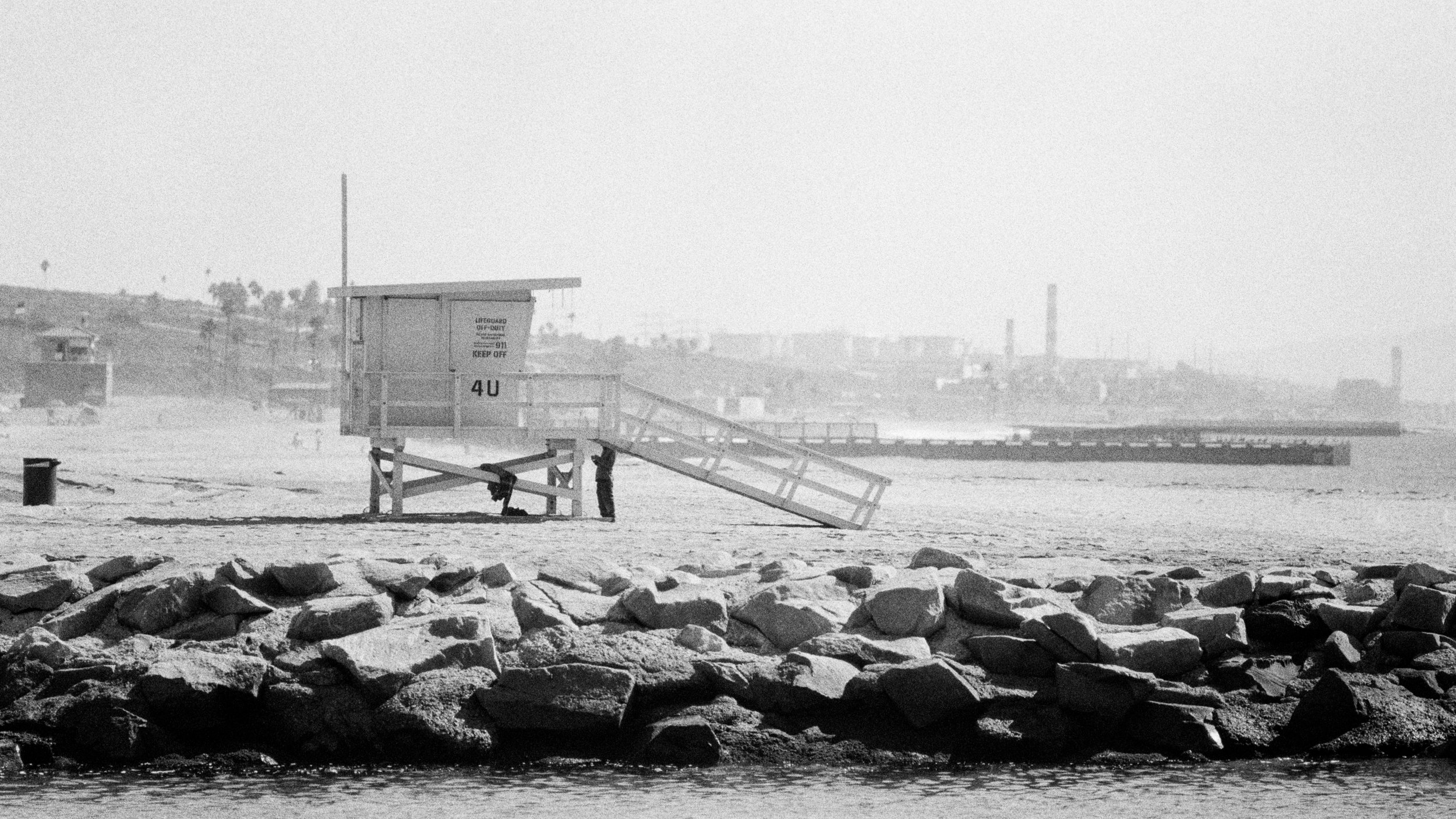 Marina Del Rey FM2bk 180mm ISO200 f4 2000th HP5-34.jpg