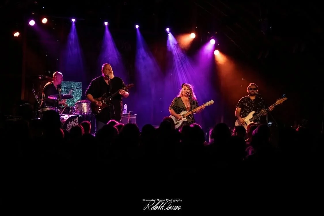 The guys are driving 5 1/2 hours. I am driving six hours. It&rsquo;s a long haul, but we are happy to do it to get back to The Blues Saloon in St. Paul! See you at 6. 🎸
#aveygrouwsband #stpaul #twincities 
📸 @illuminatedscene