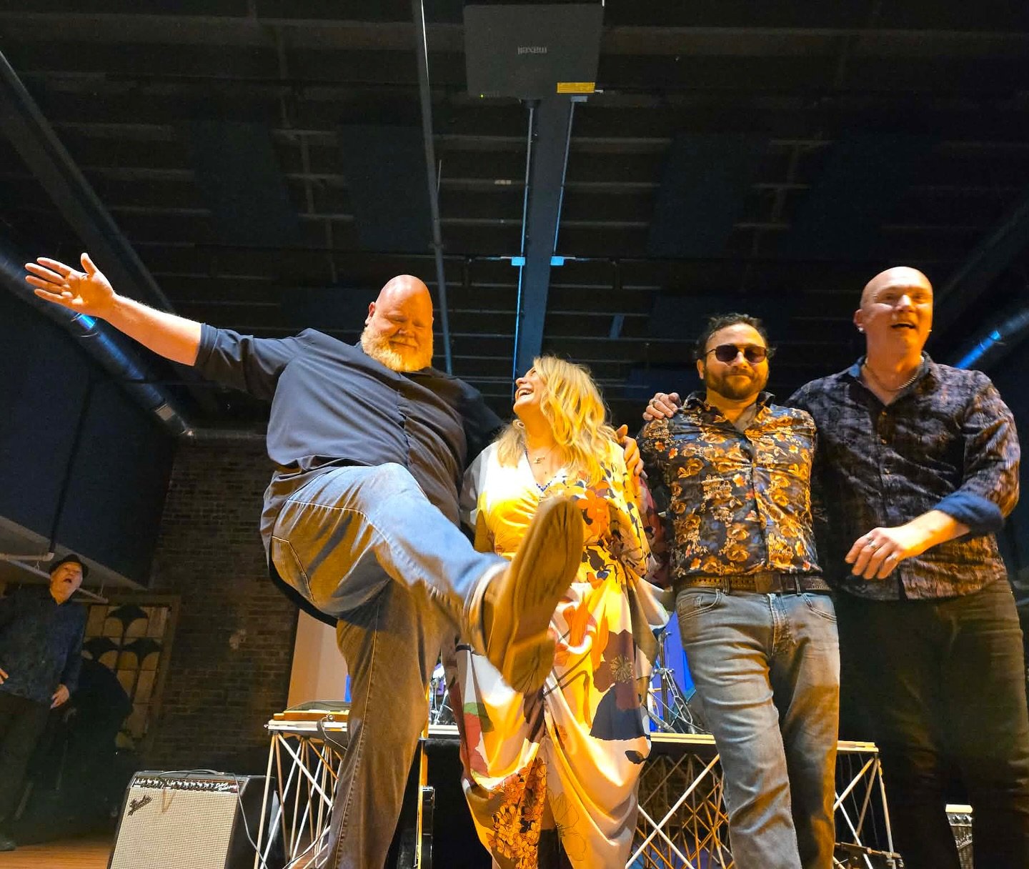 Oh we had a time last night! Thank you Cedar Falls. ❤️ More photos to come. I&rsquo;m sure! We are off to Lansing Iowa for today&rsquo;s Sunday Funday. Show at The OP. Northeast Iowa, are you ready for us?

📸Bob Darr