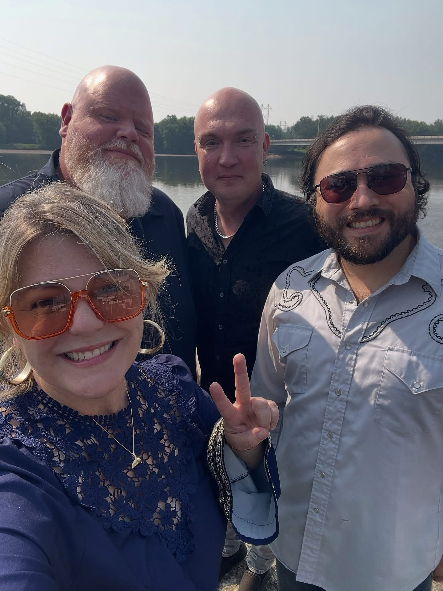 Quad Cities!!! Let&rsquo;s have a real good time tonight at Rhythm City Casino in the Rhythm Room! 730 till 11 o&rsquo;clock. See you soon!

And get your band merch before it is no more. We will have it with us tonight! 

Thanks for the memories! 

#