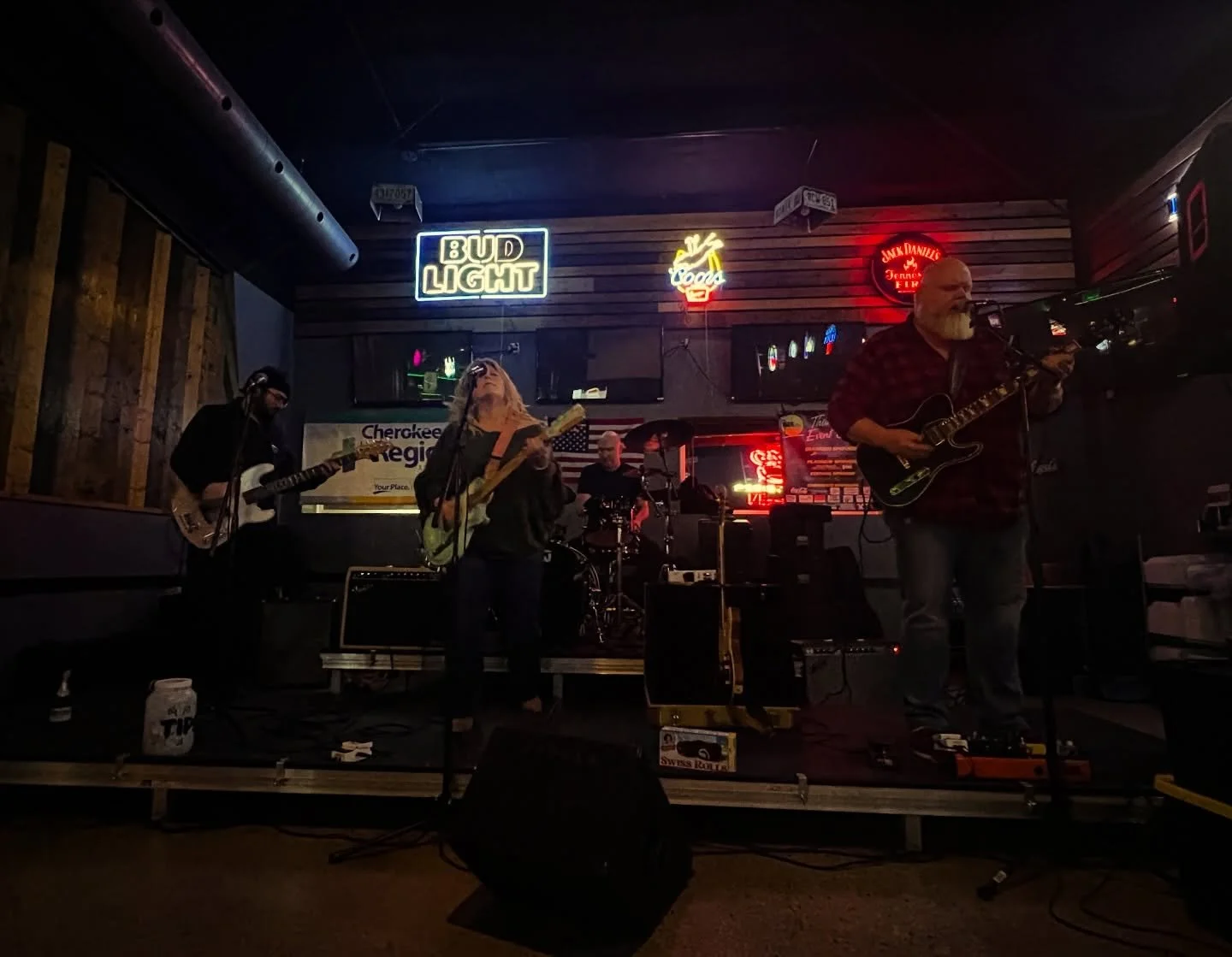 Thank you Kee Live and Cherokee Iowa for a great time Friday night! The place was thumping! 
Only three shows left if you want to see Avey Grouws Band. 
March 13 at @bbslawnsidebbq in KCMO
March 14 at Phillips Auditorium in Fort Dodge Ronley King and