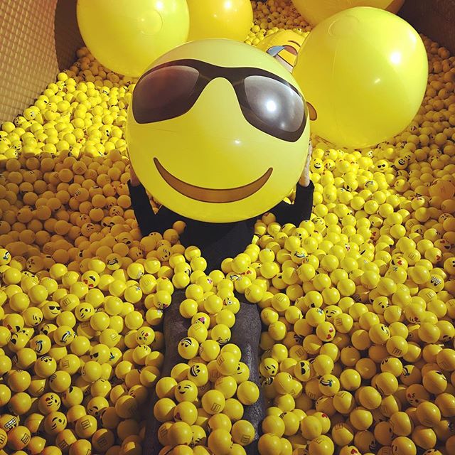 Just a ball full of smiles. #thatswhatshesaid #thatsallittakes #smile #smileday #livingyourbestlife #bright #yellowmellow #museum #boyfriendquotes #photoop #jumpin #allin #untiltheendoftime #happydays #happylife #makingachange
