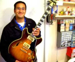 rob_w_Ibanez-260x216.jpg