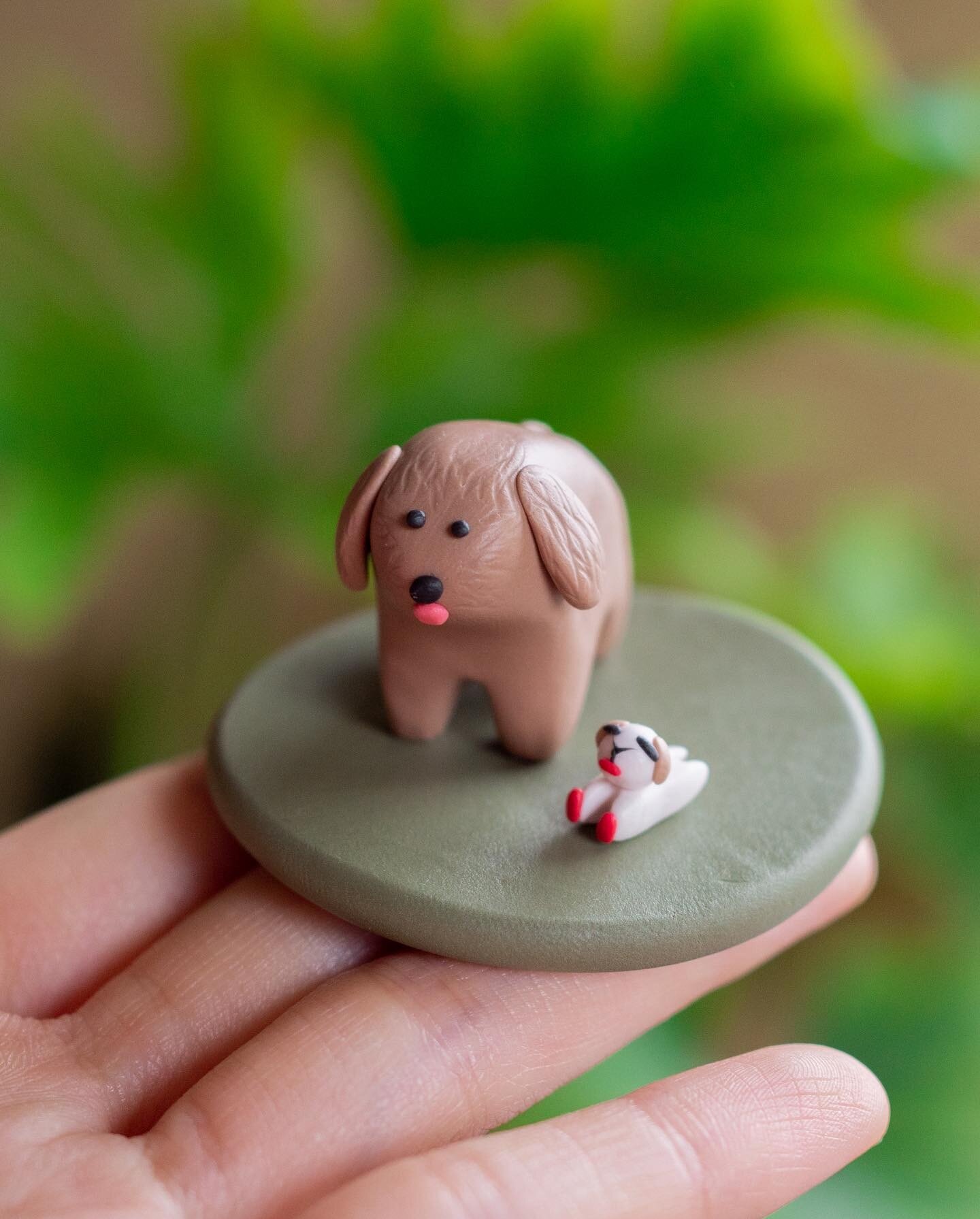 This is Bliss, and her favorite toy is Lambie, which I think came out really well😂

And the addition of squiggly lines on her face and ears made the mini look a lot like the actual pup🐶

-
-
-
#polymerclay #clayartist #clayanimals #clayminiature #c