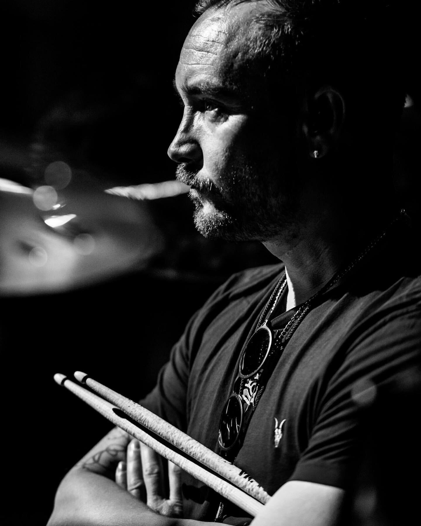 It&rsquo;s not as bad as it looks! It&rsquo;s been a great few weeks so far here in Canada. Feeling very lucky 🙏 🥁
.
📸 - @danphotogram 
#drums #drummer #canada #touring #musicislife