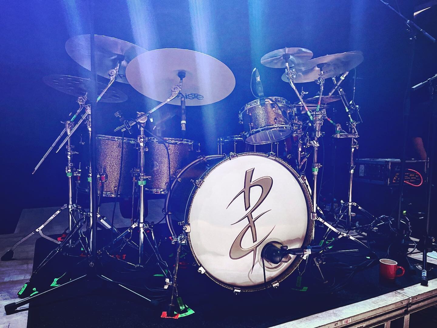 Second show on @officialpetercox solo tour and it&rsquo;s new cymbals day 🤩 thank you @paistecymbals 🙏
.
#paiste #drums #drummer #lifemusic #petercox
