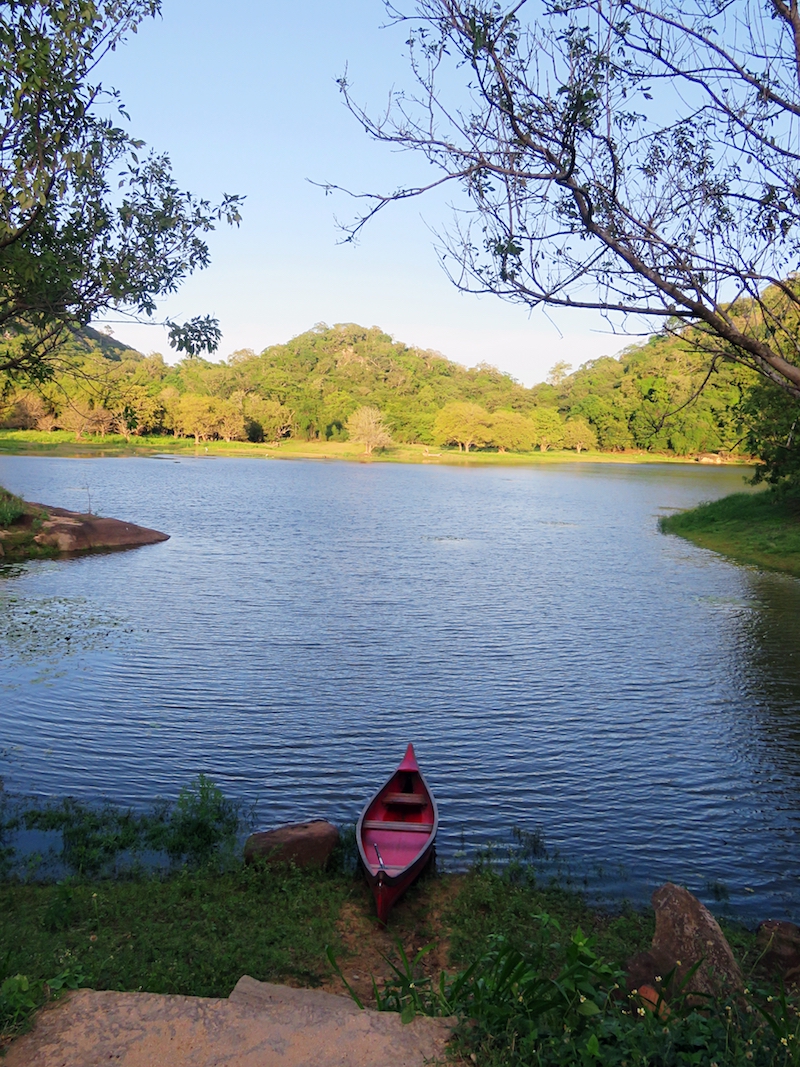 Galgiriyawa-village-lake-2.jpg