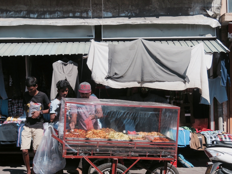 Vendor-in-Pettah-Colombo.jpg