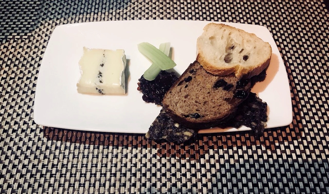 Galvin Dubai cheese and bread.JPG