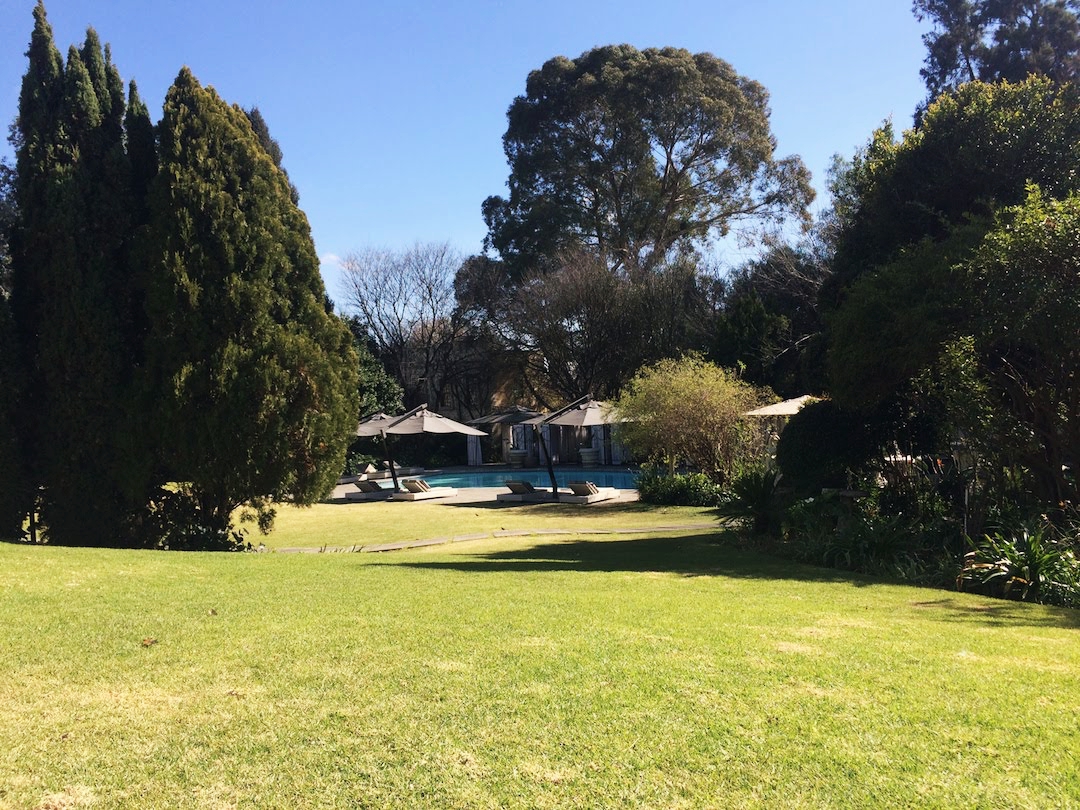 Fairlawns Hotel Lawn.jpg