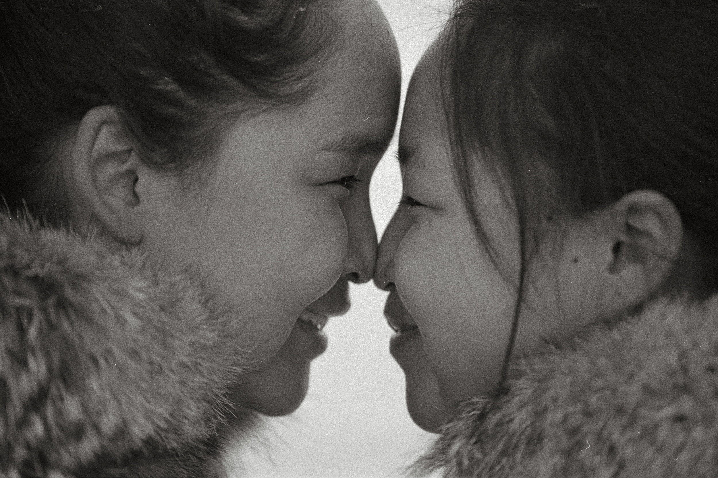 Inuit_kiss.jpg