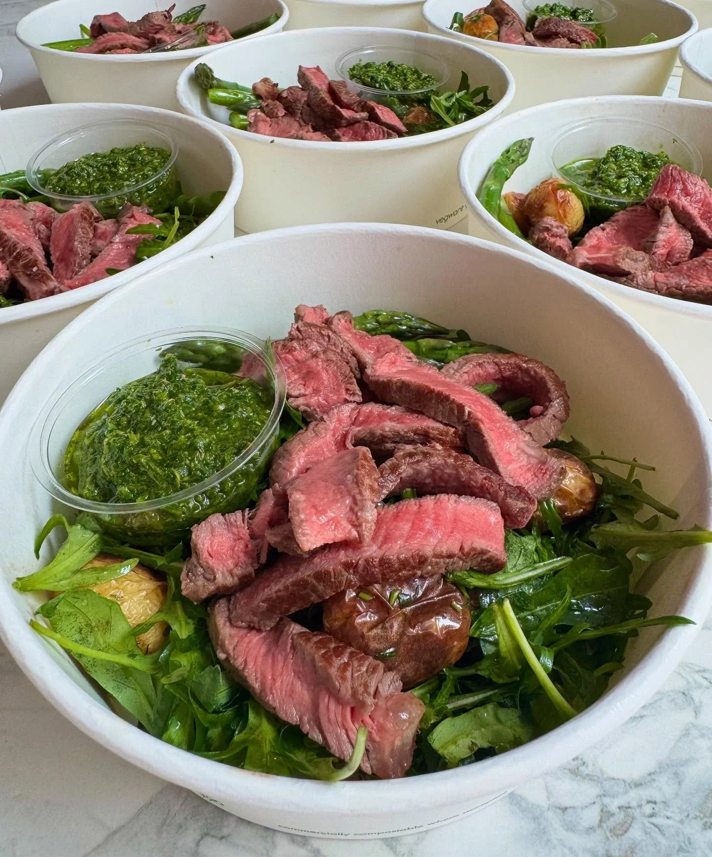 🌱Seared sirloin or crispy plant based strips 
🌱Roasted new potatoes, rocket &amp; herb salad 
🌱New season asparagus 
🌱Tarragon salsa verde