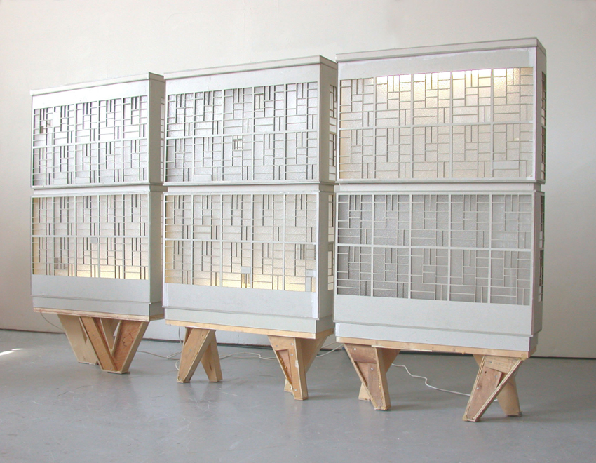  Rational, 2006, Karton, Acrylglas, Holz, Neonröhren, 134 x 200 x 20 cm 