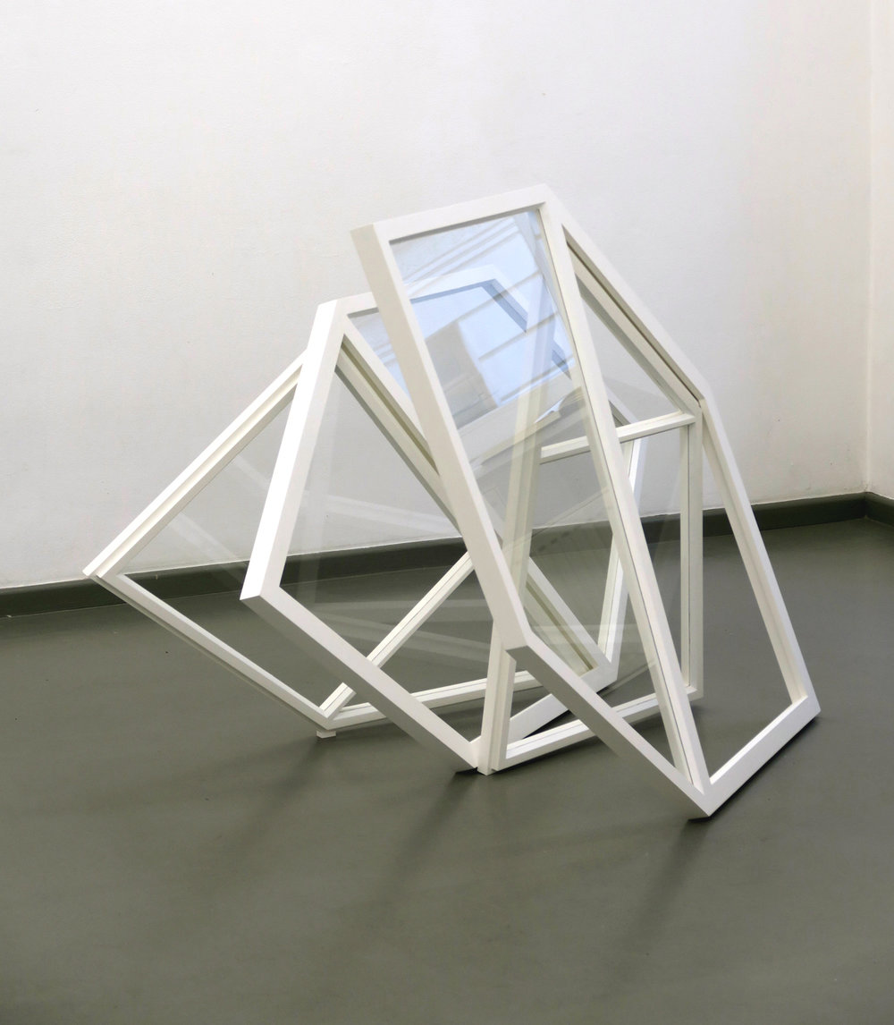  Oskolok, 2015, Holz, Glas, Fensterkitt, Lack, 120 x 160 x 55 cm    